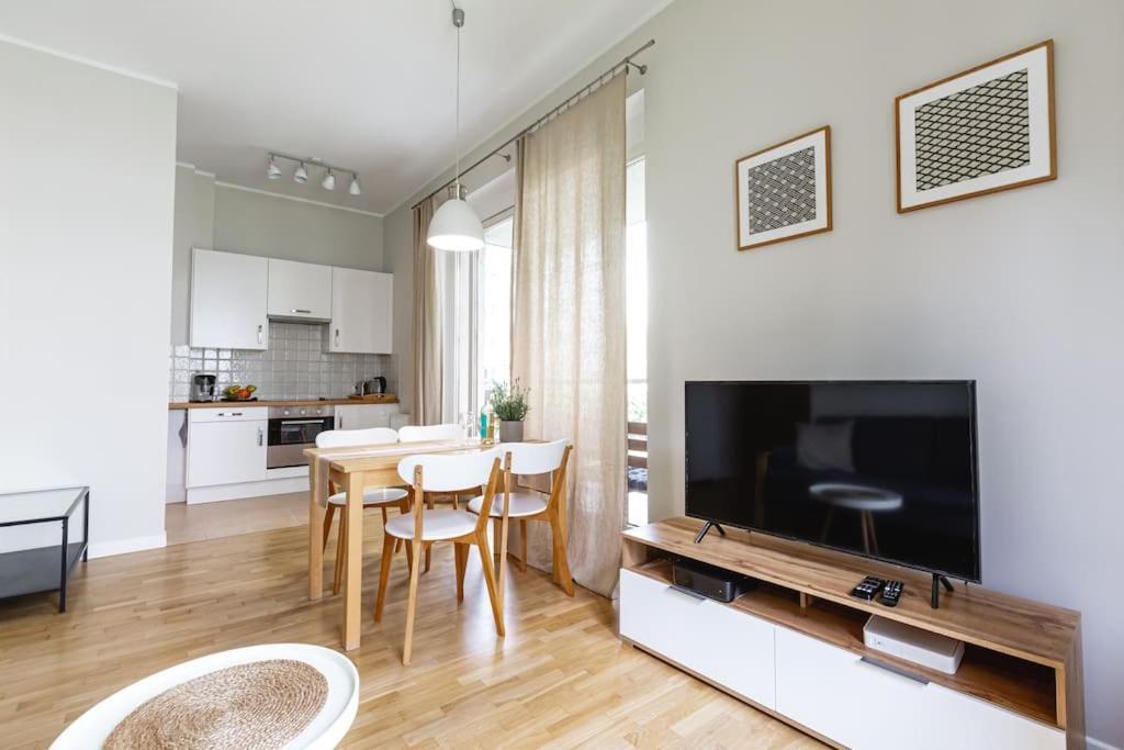 Bright And Cozy Apartment Near Park, With A Huge Terrace. Varsó Kültér fotó
